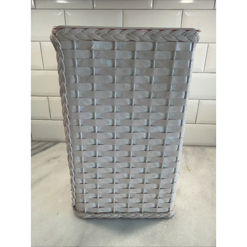 RARE! Vintage Blush‎ Pink Wicker Shabby Trash Can/Wastebasket ES008